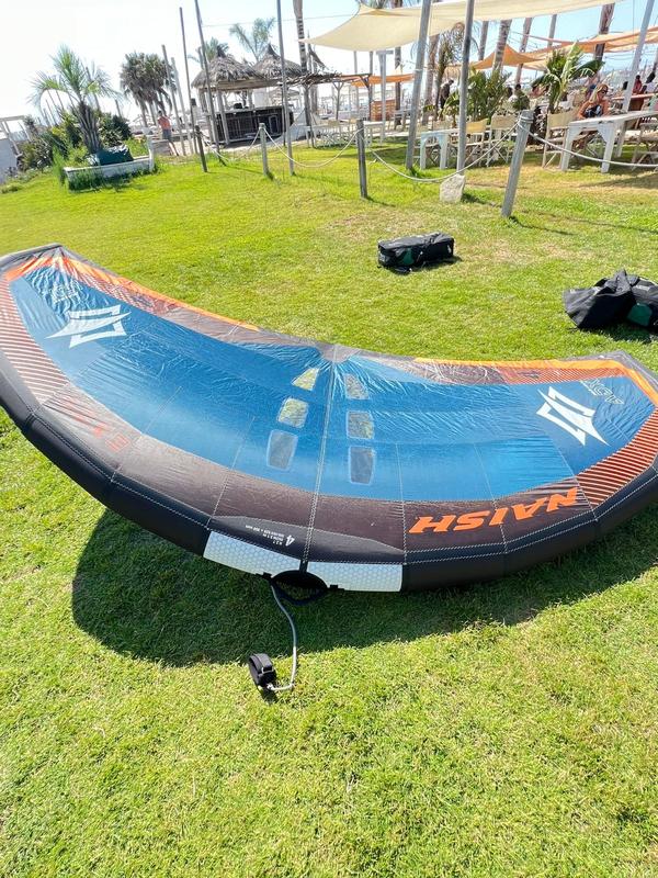 Naish - ADX 2025