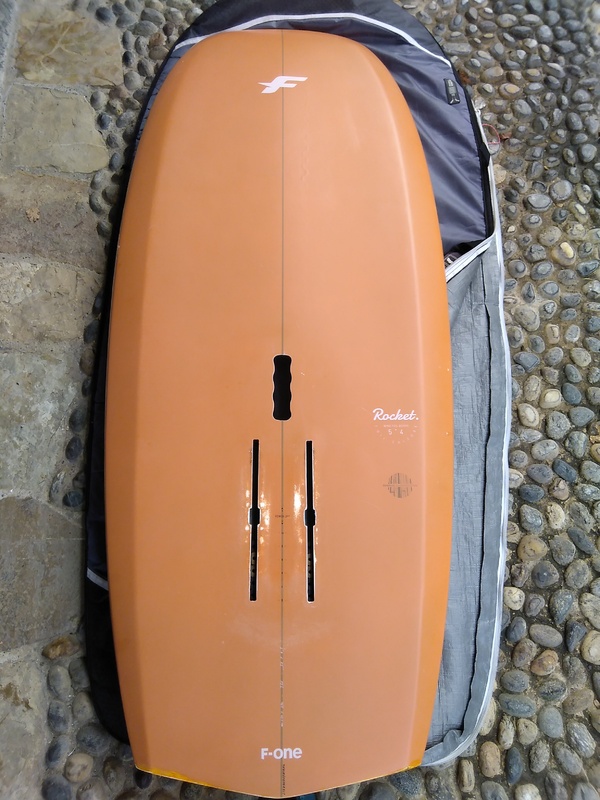 F-One - Manera