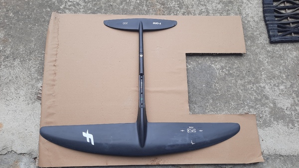 F-One - Skate sk8 950 con piantone carbon 85 (160)