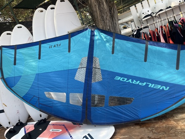 altra - Neil Pryde Fly2