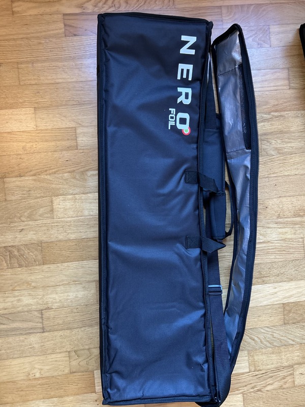 altra -  Nerofoil Borsa