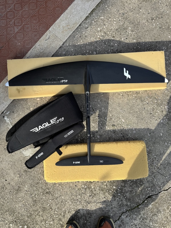 F-One - Eagle 1090 + DW 190