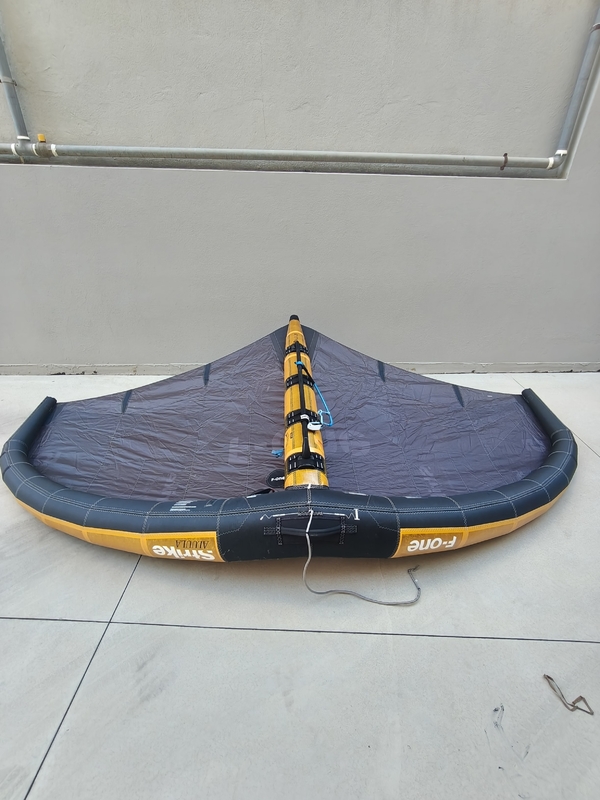 F-One - Strike V 5 aluula