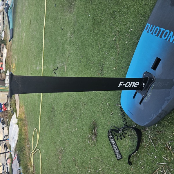 F-One - Mast 105 hm