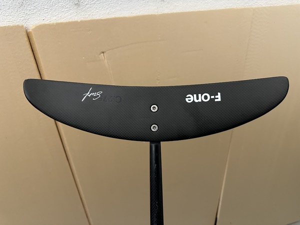 F-One - Phantom carbon 1480 con stabilizzatore 275 surf