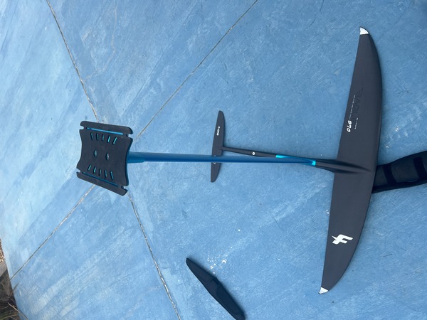 F-One - Eagle 890, Mast 75 alu, XXS 200 stab