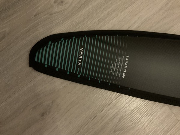 North -  P 1800 front wing  pumping light wind