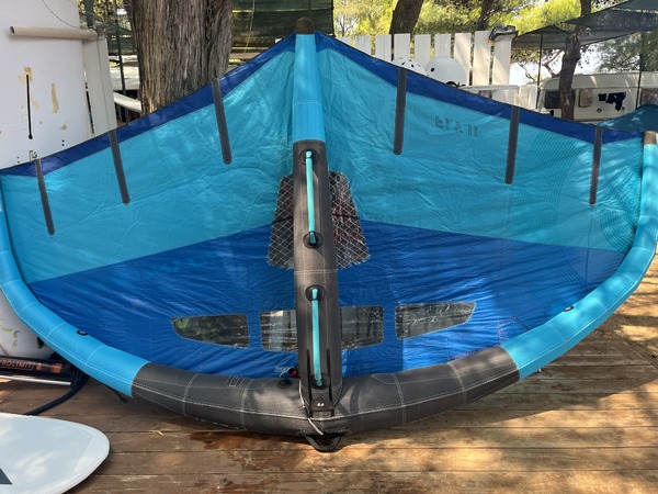 altra - Neil Pryde Fly2