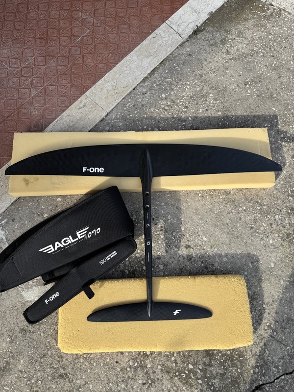 F-One - Eagle 1090 + DW 190