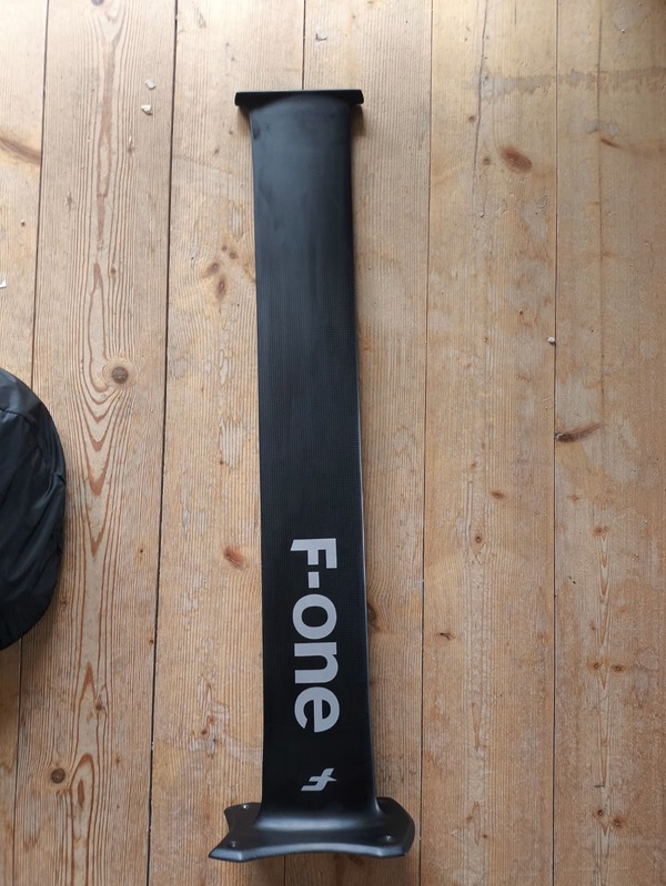 F-One - HM Carbon Mast 14" - 85cm