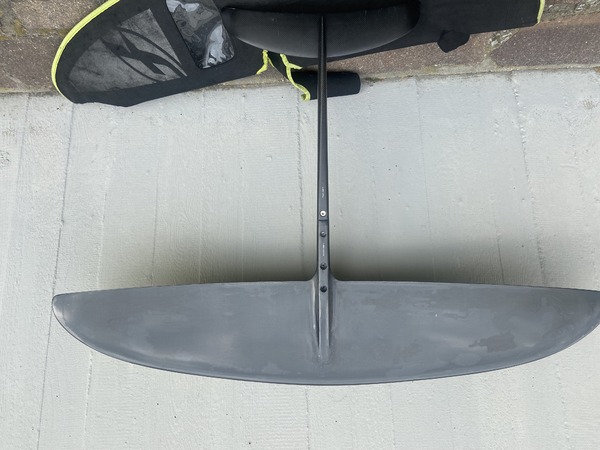 F-One - Gravity carbon 2200 completo