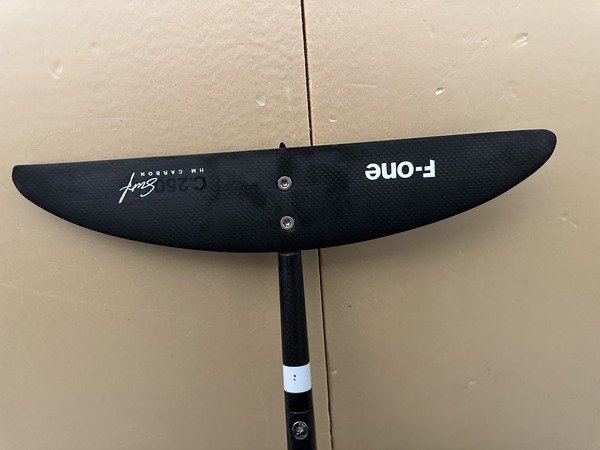 F-One - phantom carbon 1080 con stabilizzatore 250 surf 