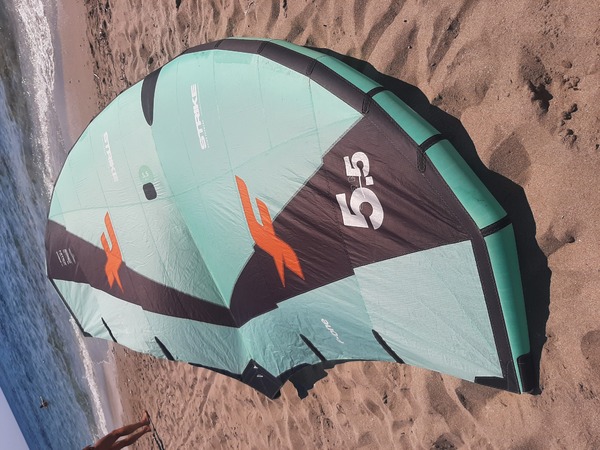 F-One - Strike V4
