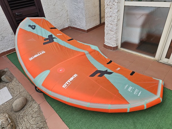 F-One - STRIKE V4 4.0