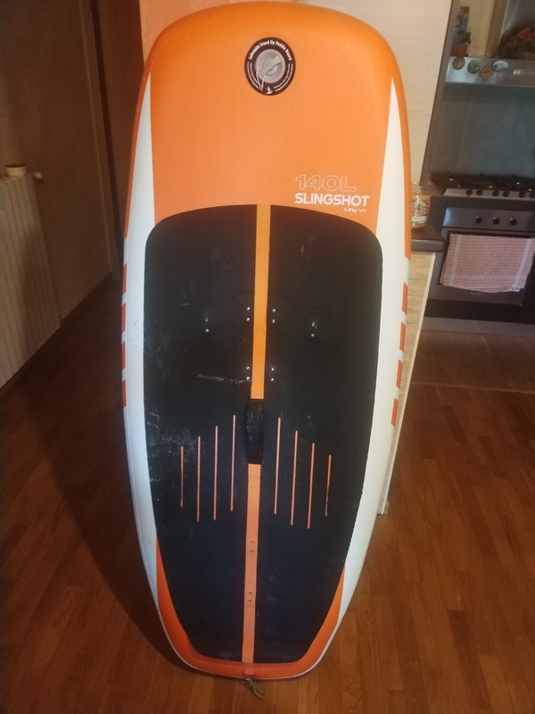 Slingshot - Flotteur 140 Litri