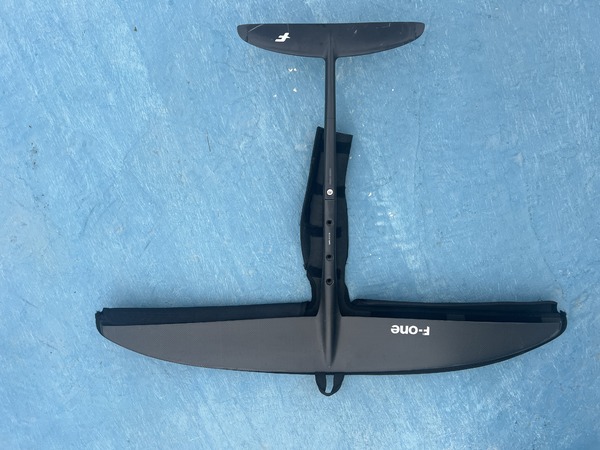 F-One - Eagle 890, Mast 75 alu, XXS 200 stab