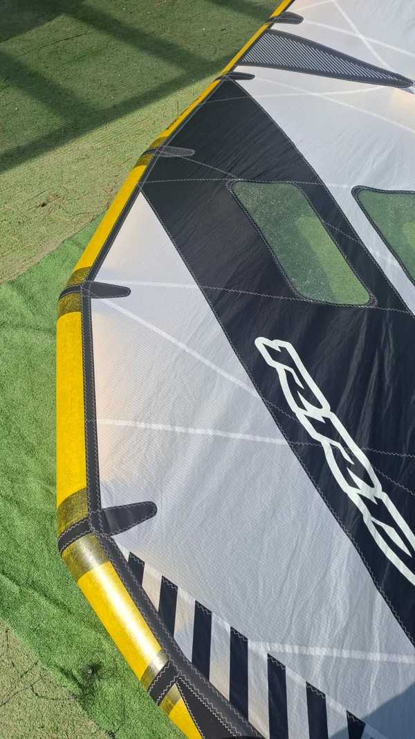 Rrd International - Gold Wing Carbon Boom Aluula