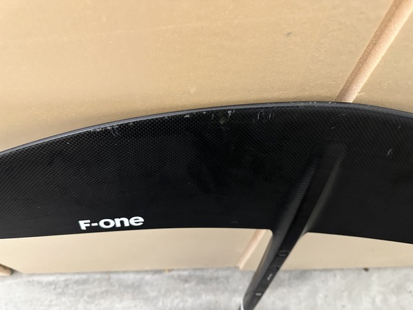 F-One - Phantom carbon 1480 con stabilizzatore 275 surf